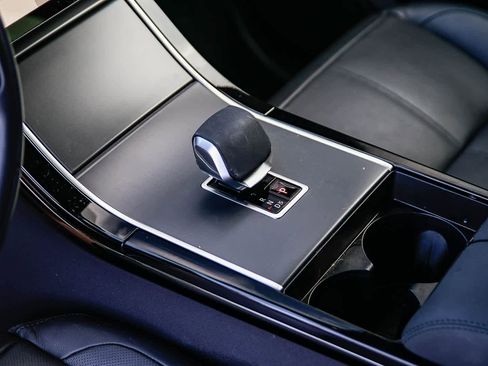 Used 2025 Land Rover Range Rover Velar Dynamic SE image 20