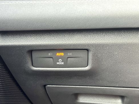 New 2026 Volkswagen Tiguan SE image 29