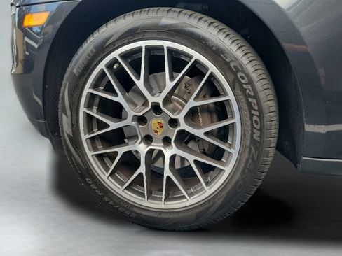 Used 2018 Porsche Macan Sport Edition AWD/4WD image 4