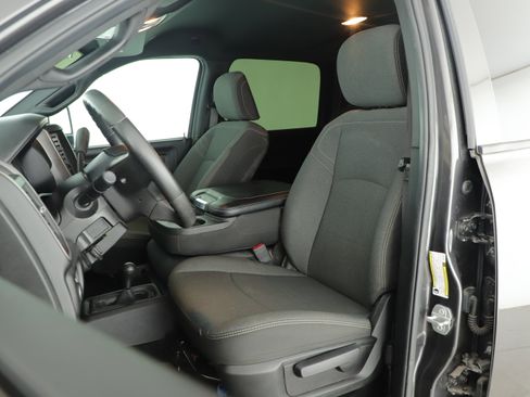 Used 2024 RAM 2500 Tradesman w/ Chrome Appearance Group image 19