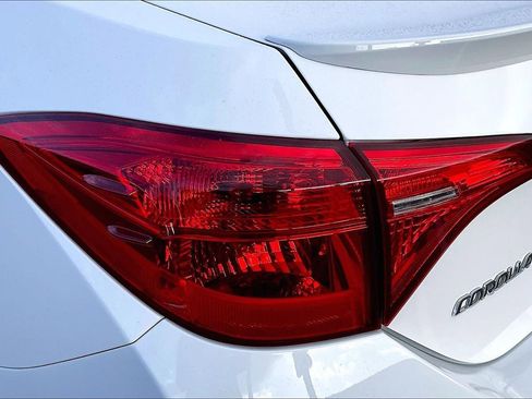 Used 2018 Toyota Corolla SE image 20