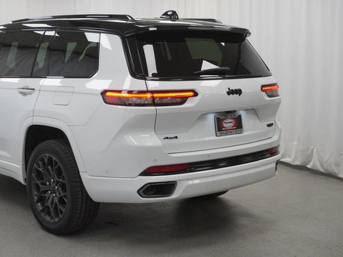 Used 2024 Jeep Grand Cherokee L Summit AWD/4WD image 22