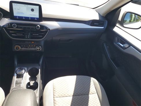 Used 2020 Ford Escape SE image 16