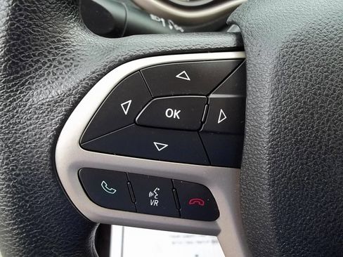 Used 2017 Jeep Cherokee Sport image 20