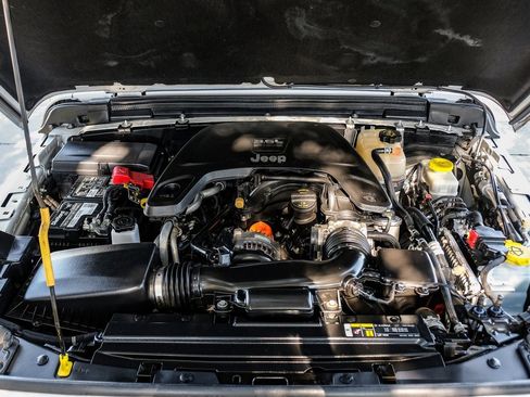 Used 2019 Jeep Wrangler Unlimited Sport S image 7