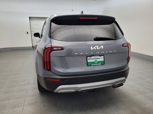 Used 2022 Kia Telluride EX w/ EX Premium Package FWD image 6