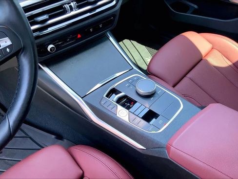 Used 2024 BMW 330i Sedan w/ Premium Package RWD image 16