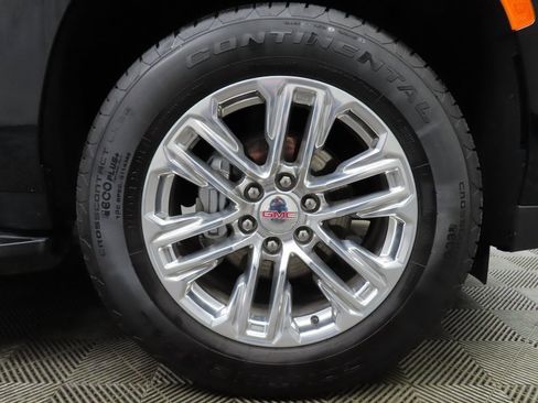 Used 2023 GMC Yukon SLE image 8