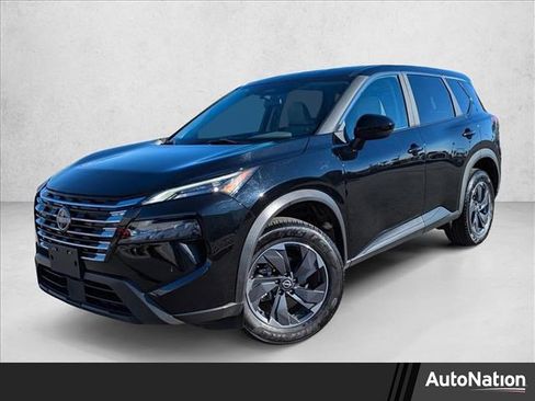 Used 2024 Nissan Rogue SV image 1