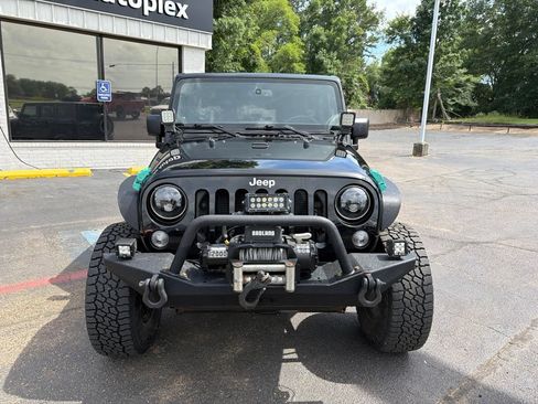 Used 2014 Jeep Wrangler Unlimited Rubicon w/ Connectivity Group AWD/4WD image 5