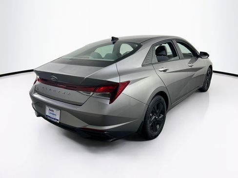 Used 2023 Hyundai Elantra SEL FWD image 5