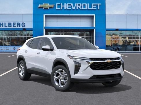 New 2026 Chevrolet Trax LS w/ LS Convenience Package FWD image 7