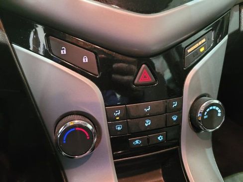 Used 2013 Chevrolet Cruze LS image 23