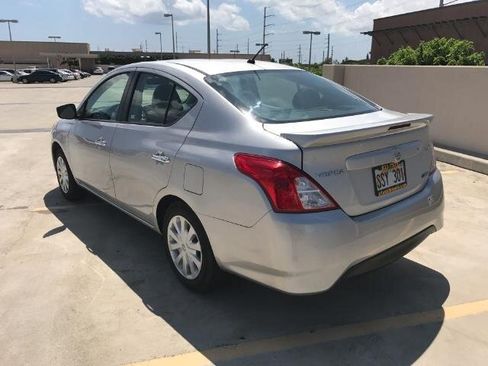 Used 2016 Nissan Versa SV FWD image 3
