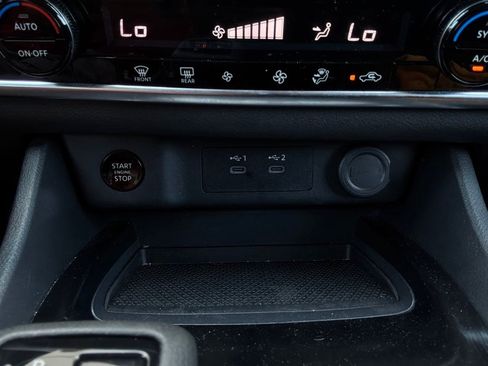 Used 2025 Nissan Rogue SV FWD image 25