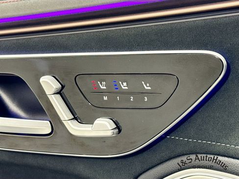 Used 2023 Mercedes-Benz EQS 580 4MATIC Sedan w/ Exclusive Trim Package image 27