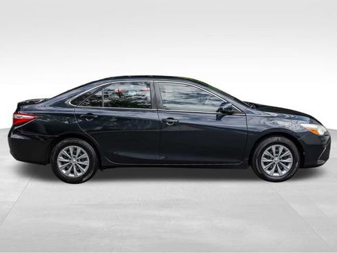 Used 2015 Toyota Camry LE FWD image 4