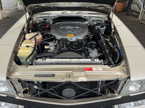 Used 1987 Mercedes-Benz 560 SL image 18