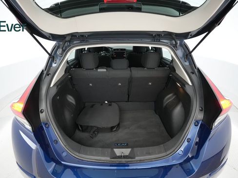 Used 2025 Nissan Leaf S FWD image 8