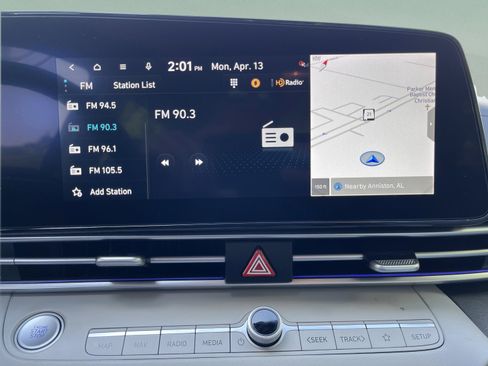 Used 2025 Hyundai Elantra Limited FWD image 17