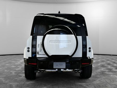 New 2026 Land Rover Defender 110 V8 AWD/4WD image 4
