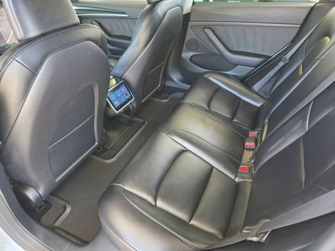 Used 2023 Tesla Model 3 Standard Range image 32