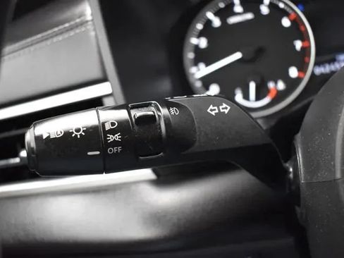 Used 2024 Mitsubishi Outlander FWD image 24