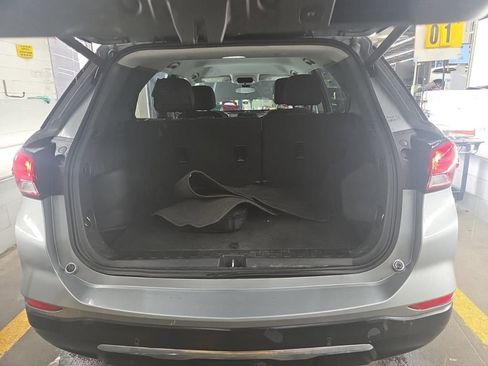 Used 2023 Chevrolet Equinox LT w/ Driver Convenience Package AWD/4WD image 3