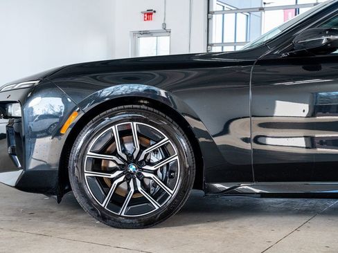 Used 2023 BMW 740i w/ Parking Assistance Package image 9
