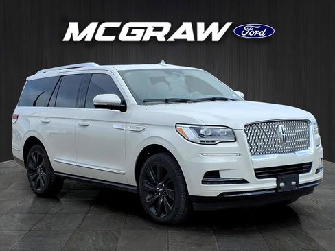 Used 2024 Lincoln Navigator Reserve image 5