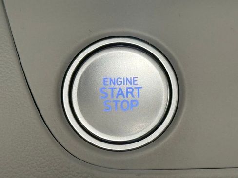 Used 2025 Hyundai Elantra Limited FWD image 24