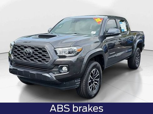 Used 2022 Toyota Tacoma TRD Sport w/ Technology Package RWD image 9
