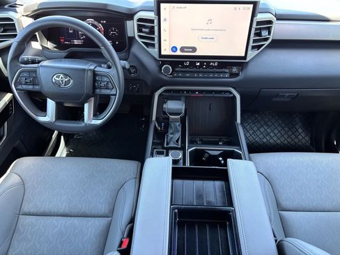Used 2025 Toyota Tundra Limited AWD/4WD image 12