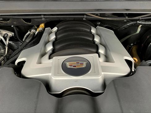 Used 2019 Cadillac Escalade Platinum image 31