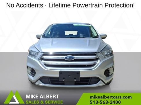 Used 2019 Ford Escape SE FWD image 2