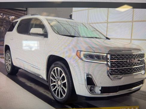 Used 2023 GMC Acadia Denali image 4
