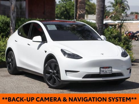 Used 2024 Tesla Model Y Long Range RWD image 2