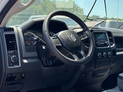 Used 2018 RAM 3500 Tradesman w/ Chrome Appearance Group AWD/4WD image 6