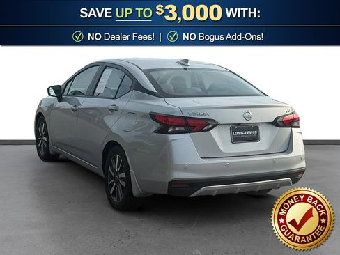 Used 2021 Nissan Versa SV FWD image 4