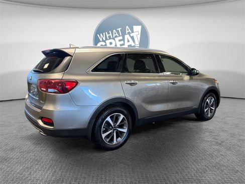 Used 2019 Kia Sorento EX image 3