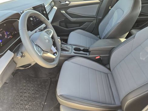 New 2026 Volkswagen Jetta SE FWD image 12