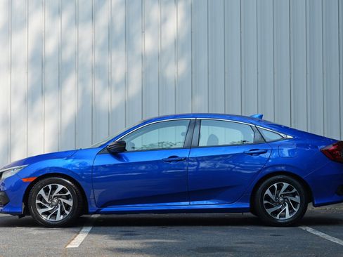 Used 2017 Honda Civic EX image 8