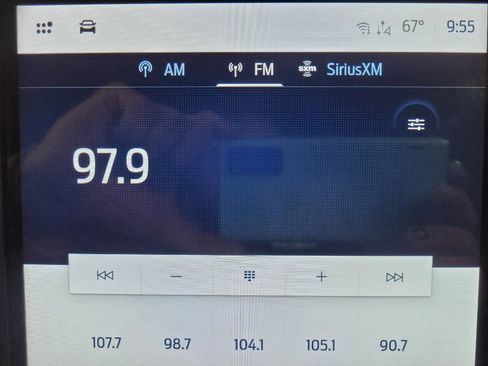 Used 2024 Ford Edge SEL image 25