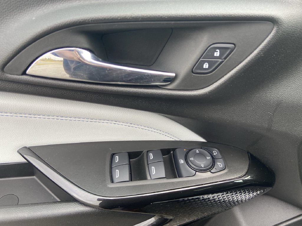 Certified 2024 Chevrolet Trax LT FWD image 22
