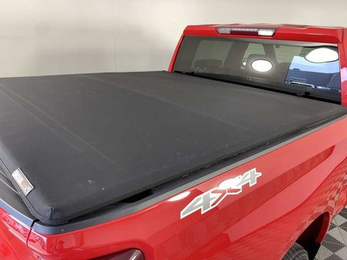 Used 2022 Chevrolet Silverado 1500 LT AWD/4WD image 10