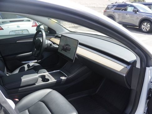 Used 2022 Tesla Model 3 Performance image 16