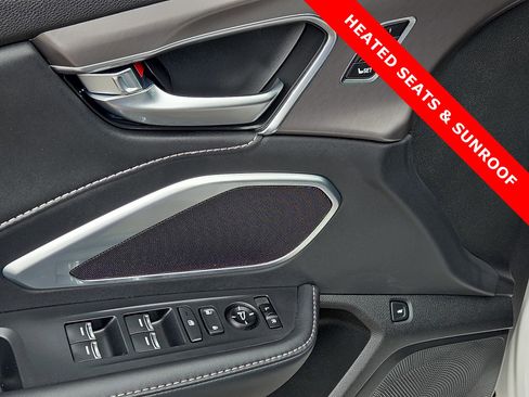 Used 2025 Acura RDX SH-AWD image 13