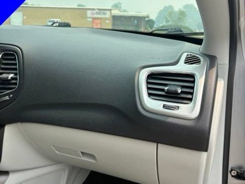 Used 2018 Jeep Compass Latitude w/ Popular Equipment Group AWD/4WD image 31