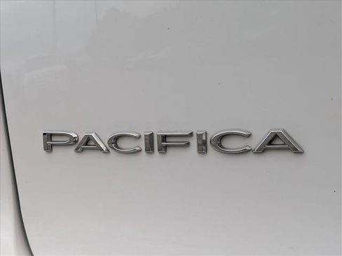 Used 2025 Chrysler Pacifica Select FWD image 23