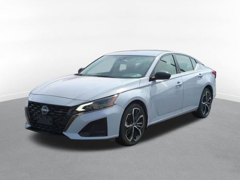 Used 2024 Nissan Altima 2.5 SR AWD/4WD image 5